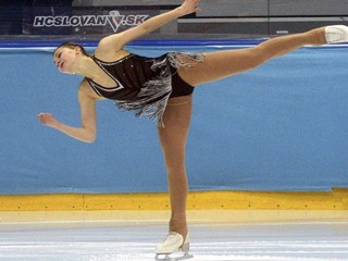 Slovenská krasokorčuliarka Monika Simančíková počas krátkeho programu žien na medzinárodných majstrovstvách Slovenska v krasokorčuľovaní v Bratislave.