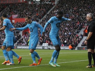 Tottenham vyhral 3:2, Adebayor strelil dva góly