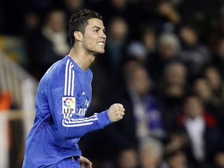 Ronaldo skóroval, Real vyhral 3:2, Barca otočila z 0:2 na 5:2