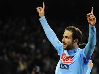 Chelsea núka Neapolu za Higuaina 60 miliónov eur, píše The Sun