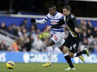 V bielom drese anglického klubu Queens Park Rangers hral aj Djibril Cissé.