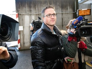 Michaelov brat Ralf Schumacher prišiel v nedeľu do nemocnice v Grenoble.