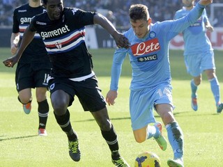 Dvoma gólmi zápas rozhodol belgický reprezentant Dries Mertens v drese Neapola.