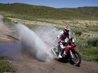 Celkové poradie motocyklov vedie Španiel Joan Barreda Bort.