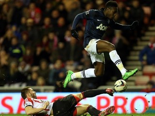 Danny Welbeck (vpravo) v zápase proti Sunderlandu, ktorý United prehrali 1:2.
