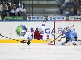 Slovan vyhral štvrtý domáci zápas, Lev zdolal 5:2