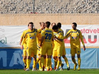 DAC dostal dve červené, v Nitre prišlo 550 divákov