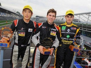 Richard Gonda(v strede) vyhral aj preteky v Monze pred Talianom Tommasom Menchinim a Che Won Limom z Kórejskej republiky.