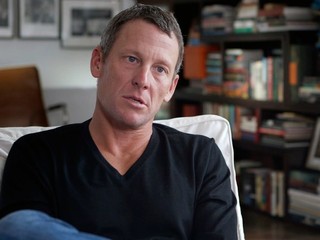 Lance Armstrong v novom dokumentárnom filme "Armstrongova lož" režiséra Alexa Gibneyho..