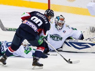 Ani z tejto šance Libor Hudáček neprekonal brankára Michaila Biriukova z Chanty–Mansijska.