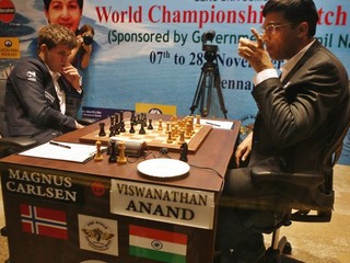 Súboj o titul majstra sveta sa hrá v Indii.