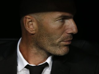Asistent trénera Realu Zinedine Zidane.
