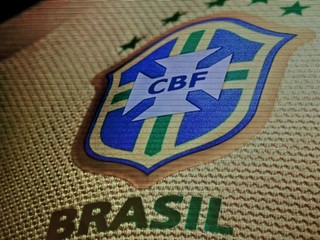 Futbalisti v Brazílii sedeli so založenými rukami