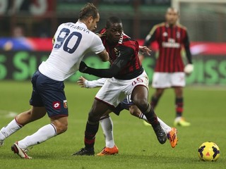 Mario Balotelli počas posledného zápasu nedal penaltu. Aj preto ho kritizujú.