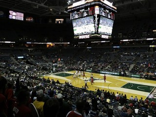 Jelene sú v návštevnosti na chvoste NBA, s priemerom 14 437 divákov im patrí predposledná 29. priečka.