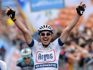 V Hamburgu vyhral špurt Degenkolb pred Greipelom