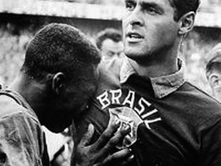 Práve jemu sa vyplakal na hrudi po finálovom triumfe nad Švédskom sedemnásťročný mladík Pelé.