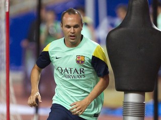 Iniesta bude druhým najlepšie zarábajúcim hráčom Barcelony
