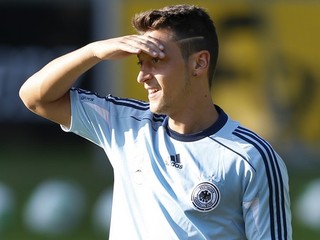 Özil bol v Reale obľúbený, Ronaldo je sklamaný