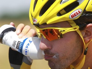 Časovku vyhral Cancellara, do čela celkového poradia sa dostal Nibali