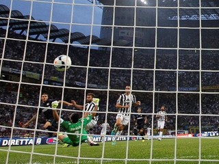 Lazio si poradilo s Veronou 3:0