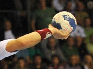 Hlohovec prehral v St. Gallene, ale v Pohári EHF postúpil