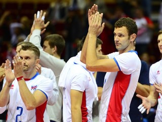 Slovenskí volejbalisti po prehre s Ruskom.
