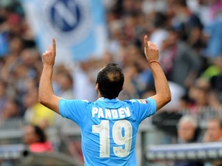 Oba góly Neapola strelil Pandev.