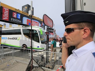 Autobus blokujúci cieľ.