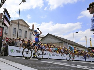 Víťazný Ír Daniel Martin v cieli.