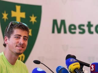 Kapitán Sagan rozdal peniaze aj dresy tímu