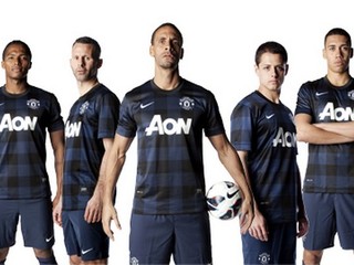 Manchester United predstavil nové dresy v sídle samuraja