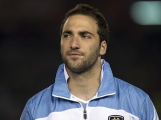 Higuaín definitívne prestúpil do Neapola