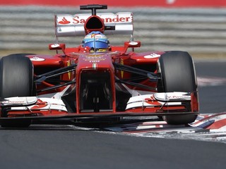 Ferrari zaplatí pokutu za Alonsov technický priestupok