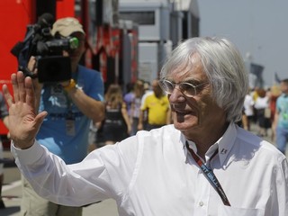 Bývalý šéf F1 sa tesne pred 90. narodeninami stane otcom