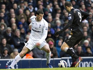Gareth Bale (vľavo).