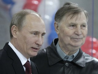 Viktor Tichonov (vpravo)