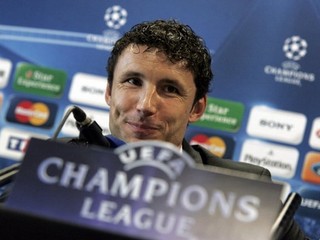 Van Bommel sa rozlúčil s kariérou červenou kartou