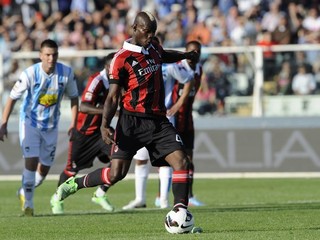 Balotelli je senzačný a neomylný. V penaltách