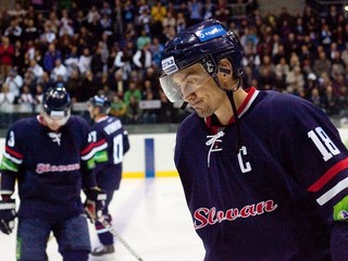 Miroslav Šatan sa zatiaľ nerozhodol, či bude hrať za Slovan v KHL aj v novej sezóne.