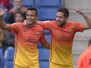 Alexis Sánchez (vľavo) a Jordi Alba
