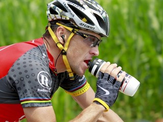 Šéf cyklistickej únie vyzval Armstronga, aby prehovoril