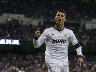 Real vymenil logo bwinu za Fly Emirates