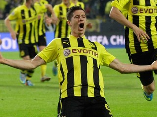 Do boja o Lewandowského vstúpila aj Barcelona