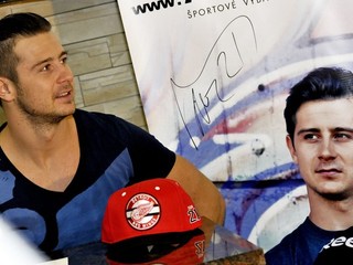 Tomáš Tatar počas tlačovej besedy po návrate zo zámoria v Trenčíne.