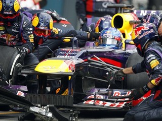 Sebastian Vettel v boxoch na Veľkej cene Austrálie.