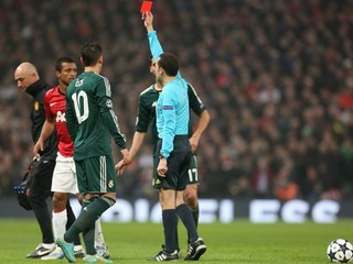 Ferguson dostal pokutu 10-tisíc eur, Nani stop na 1 duel