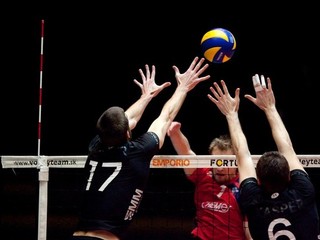 Favoriti začali v semifinále víťazstvami, vyhral Volley Team aj Humenné