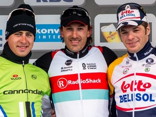 Fabian Cancellara (v strede), Slovák Peter Sagan (vľavo) a Belgičan Jurgen Roelandts.