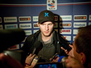 Obranca Juraj Mikuš zostáva v HC Lev Praha